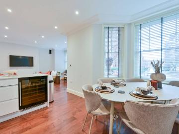 apartment in Hamlet Gardens