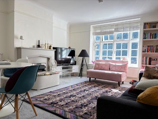 apartment in Hampstead Way, London, NW11