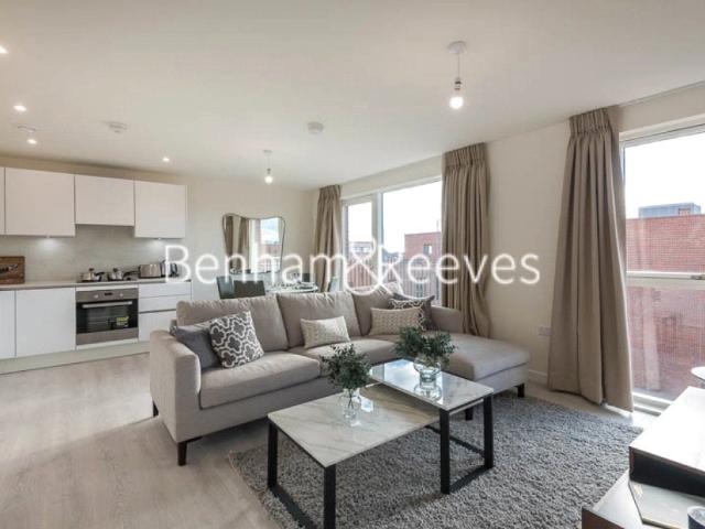 apartment in Hargrave Drive, Harrow, HA1