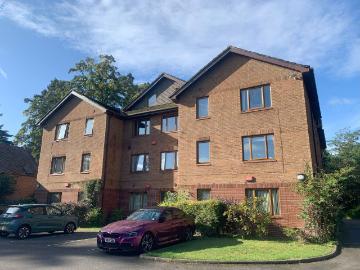 apartment in Harlestone Road, 127 Harlestone Road, Northampton, NN5 6AA