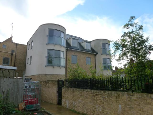 apartment in Harwoods Road Watford, WD17