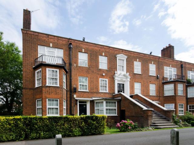 apartment in Hendon Way