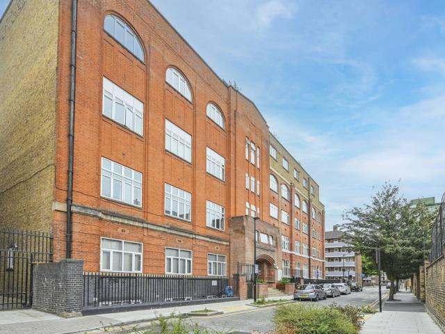 apartment in Henriques Street