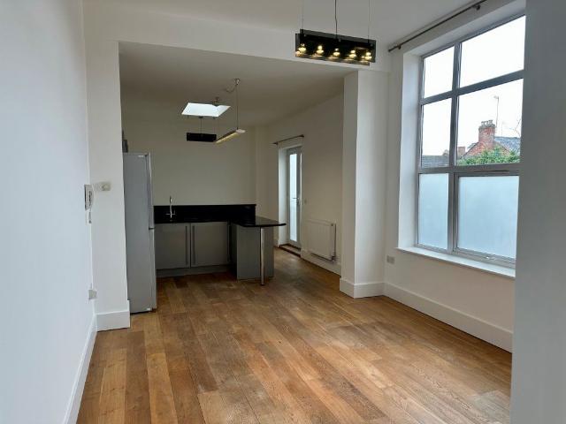 apartment in Henry Street, Northampton, Northampton, NN1 4JE