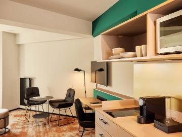 Apartment in Hermann Balk Straße, Hamburg for 118 m² with 4 bedrooms