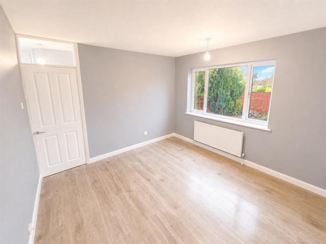 Apartment In High Street, Elstree Wd6