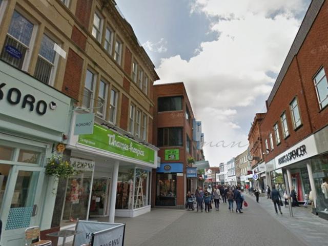 apartment in High Street, Maidenhead, SL6