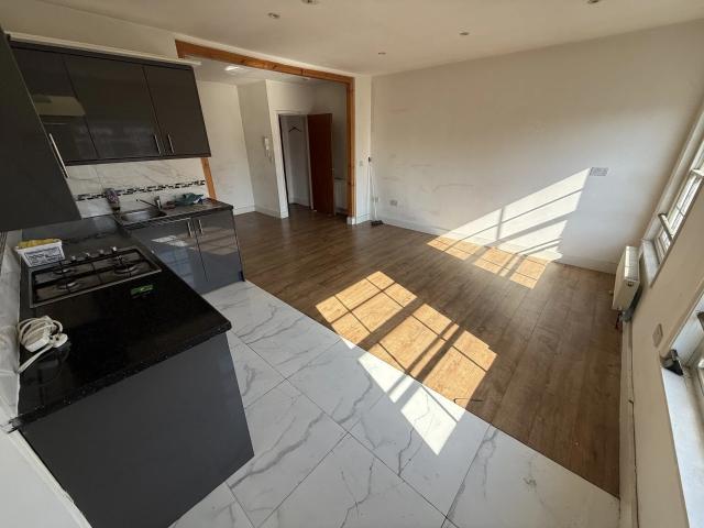apartment in High Street North LU6