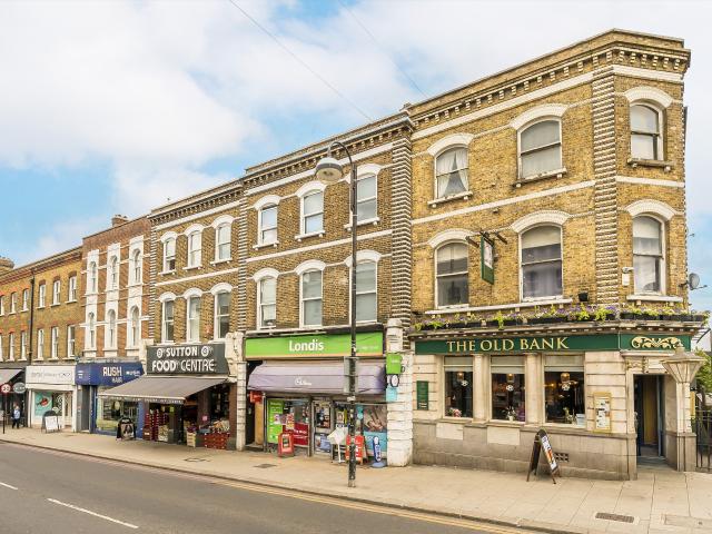 apartment in High Street, Sutton, SM1
