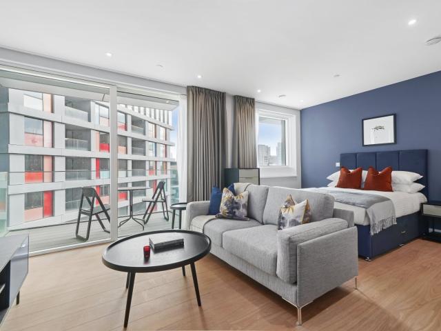 apartment in Hightail Point, London, E20 1JY