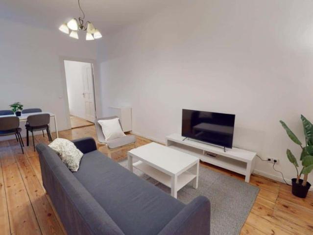 Apartment in Huttenstraße, Berlin for 55 m² with 1 bedroom