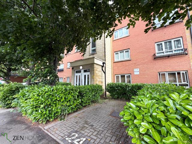 apartment in Hudson Way, London