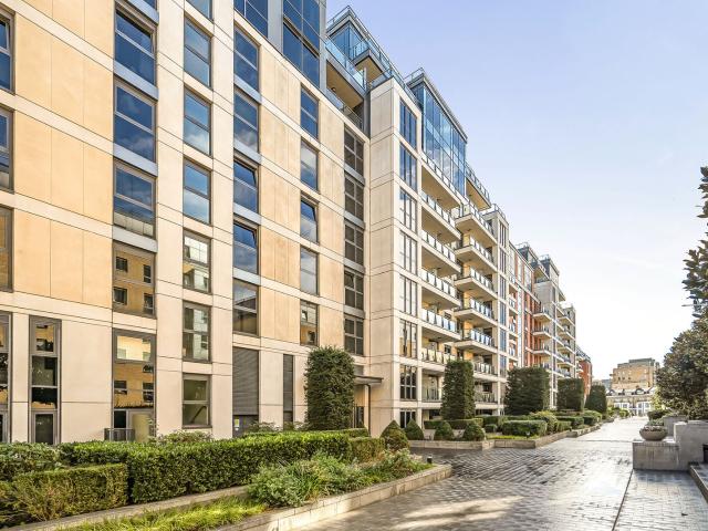 apartment in Imperial Wharf
