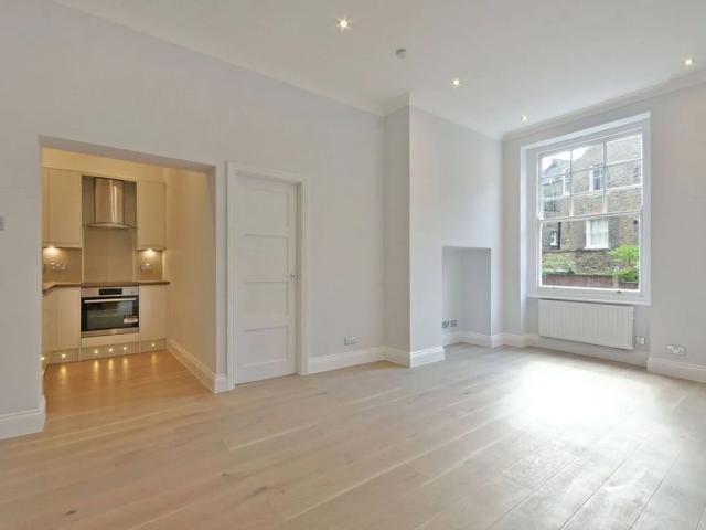 apartment in Inglewood Road West Hampstead, NW6