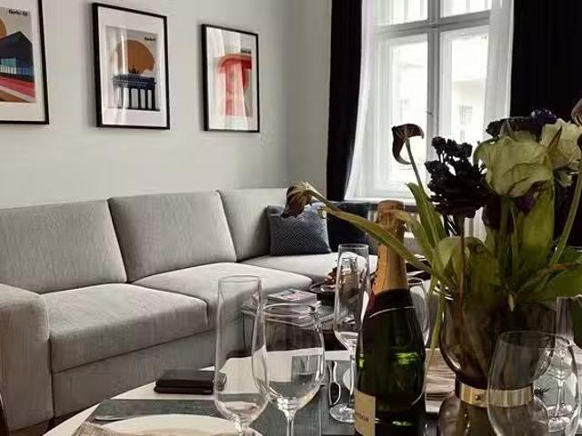 Apartment in Joachim Friedrich Straße, Berlin for 65 m² with 1.