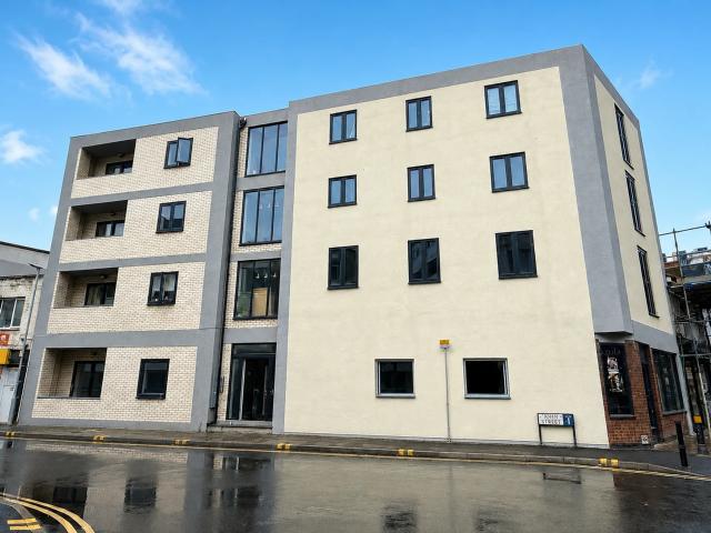 apartment in Central Swindon