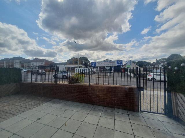 Apartment In Jasper Court, 1B Purbeck Road, Hornchurch Rm11