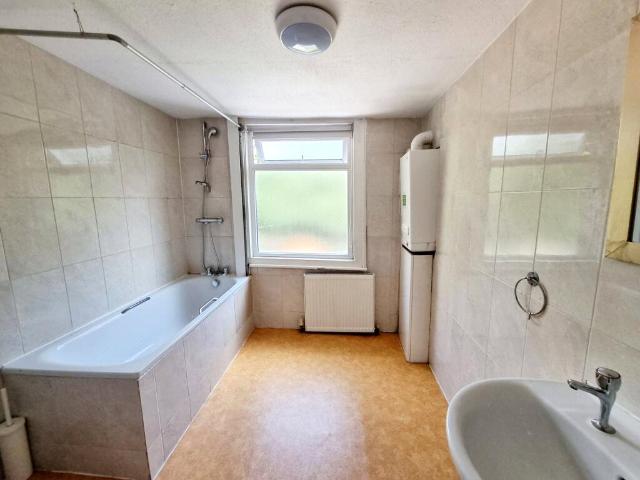apartment in Junction Road, Archway, London N19 5PZ