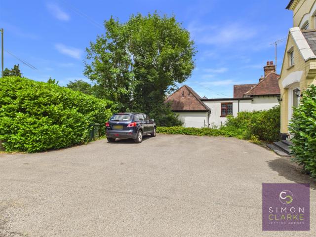 apartment in Oakleigh Park South, Whetstone, London, N20 9JU
