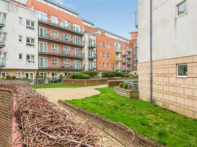 apartment in Oceana Boulevard