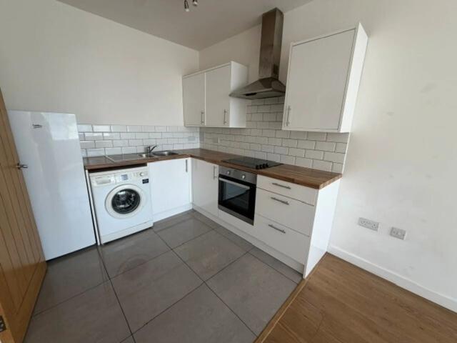 apartment in Oxford Street DY10