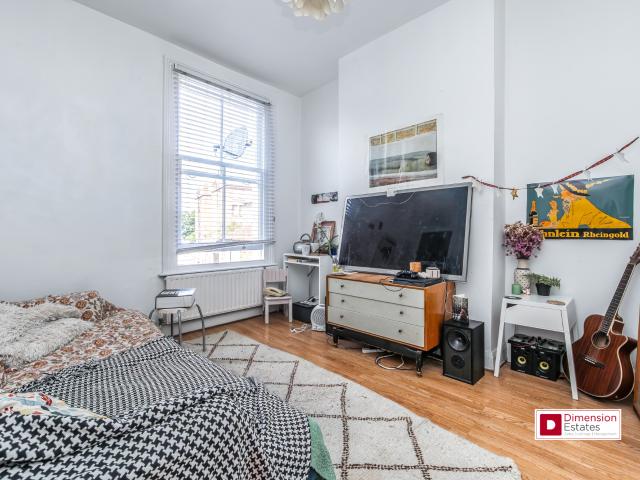 apartment in Lower Clapton Road, E5