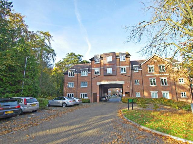 apartment in Lockhart Road, WD17 4AQ