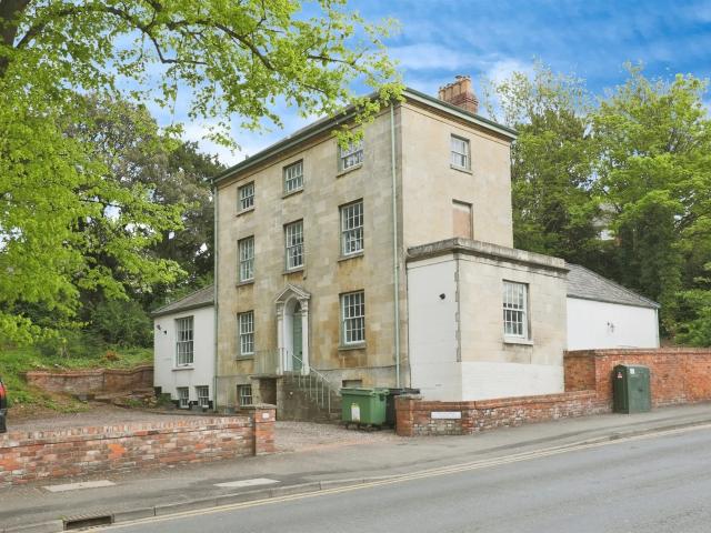 apartment in London Road