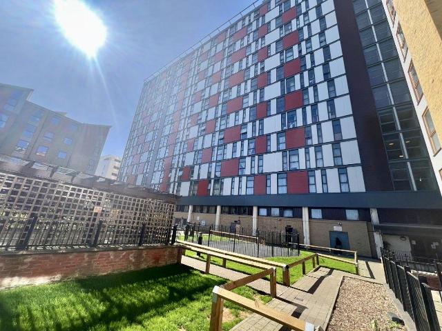 apartment in London Road, Croydon