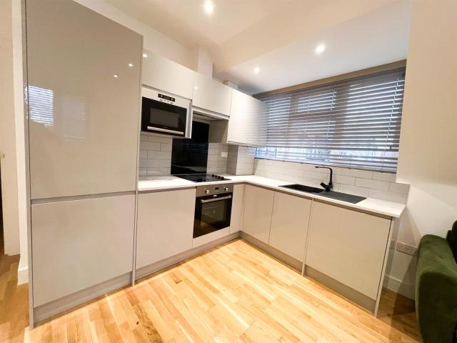 apartment in London Road, Croydon