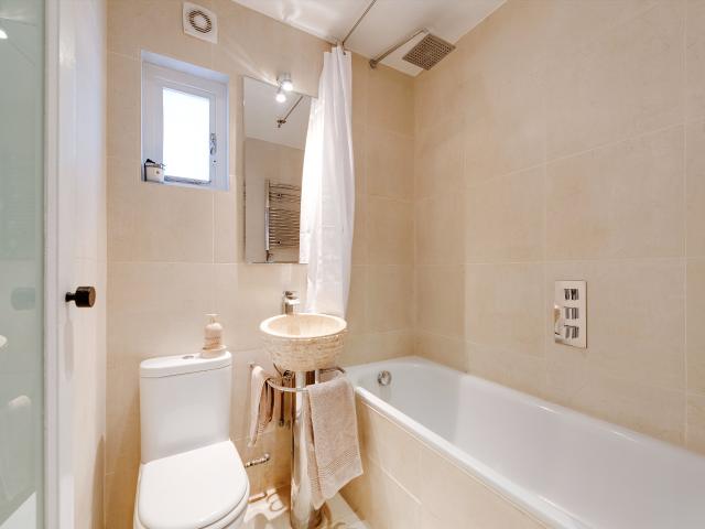 apartment in Lambrook Terrace, Bishops Park, SW6
