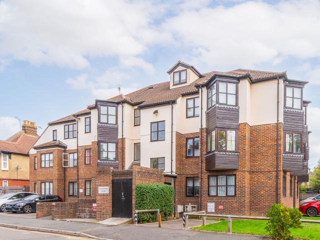 apartment in Lewis Road
