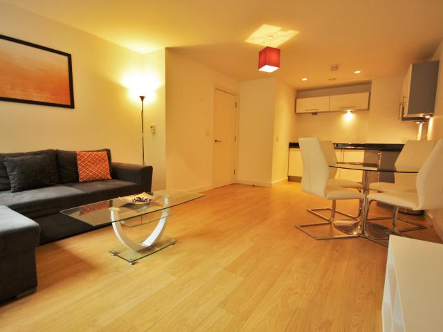 apartment in Lexington Court, Manchester, M50 2UG