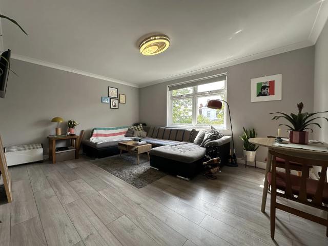 apartment in Leam Terrace Leamington Spa