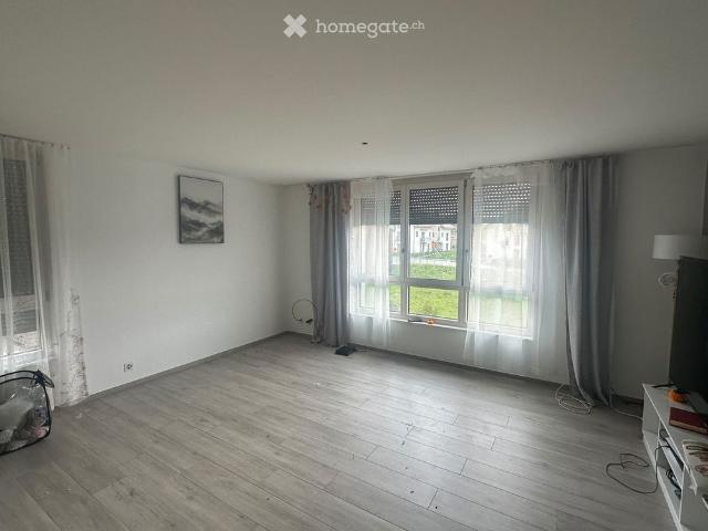 Apartment in Léchelles 0 7 9 3 6 8 1 8 0 0