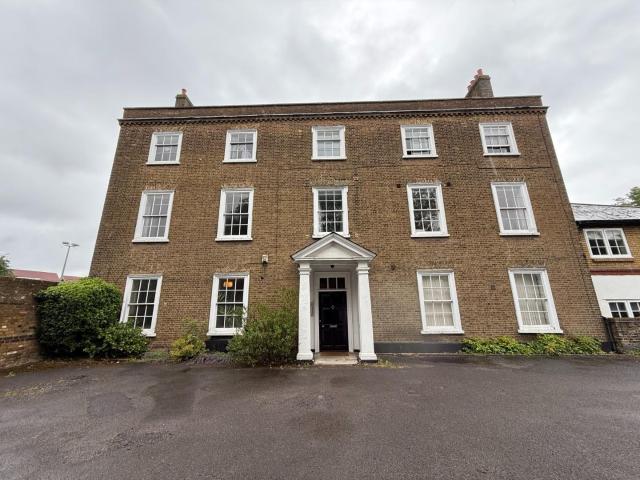 apartment in Little Ealing Lane, Ealing, W5