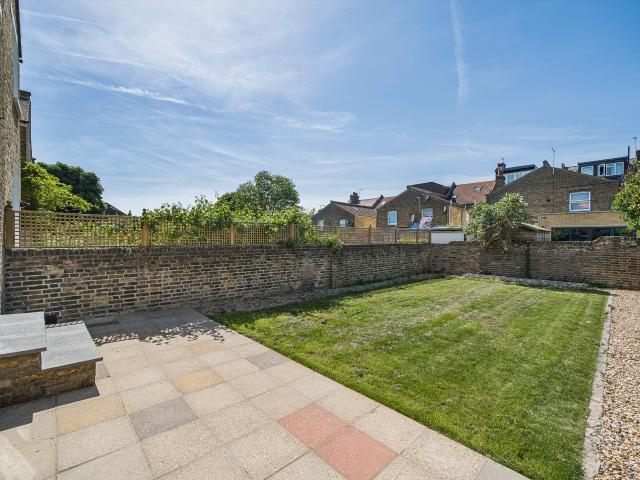 apartment in Lushington Road, Kensal Rise, NW10