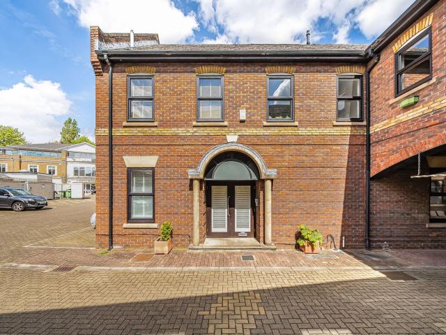 apartment in Mount Mews