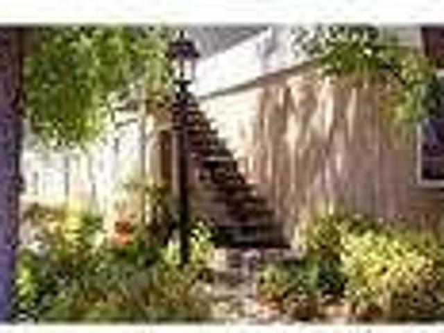 Apartment in move in condition in Pleasanton. Carport parking!
