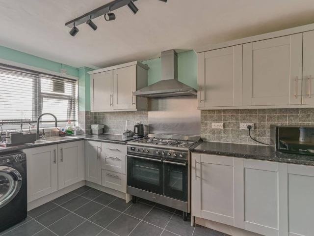 apartment in Moyser Road