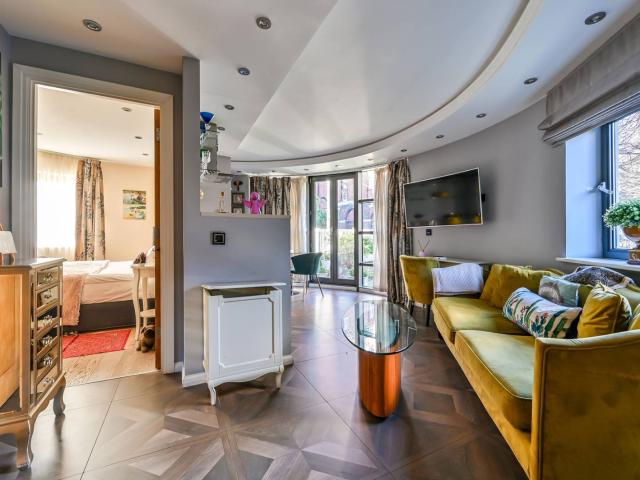 apartment in Montaigne Close
