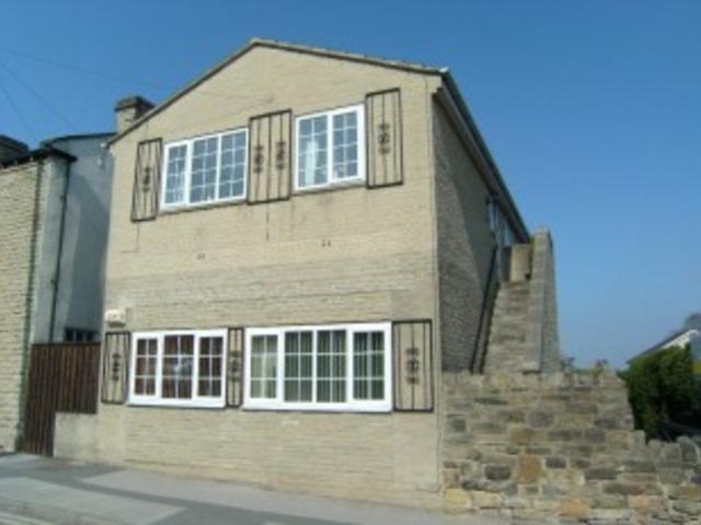 apartment in Moorside Road, Drighlington, Drighlington