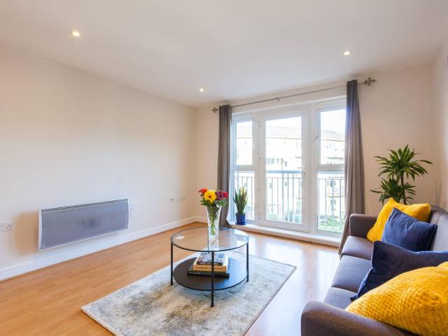 apartment in Morton Close, E1