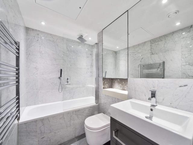 apartment in Mawes House, London, SE17 1EQ