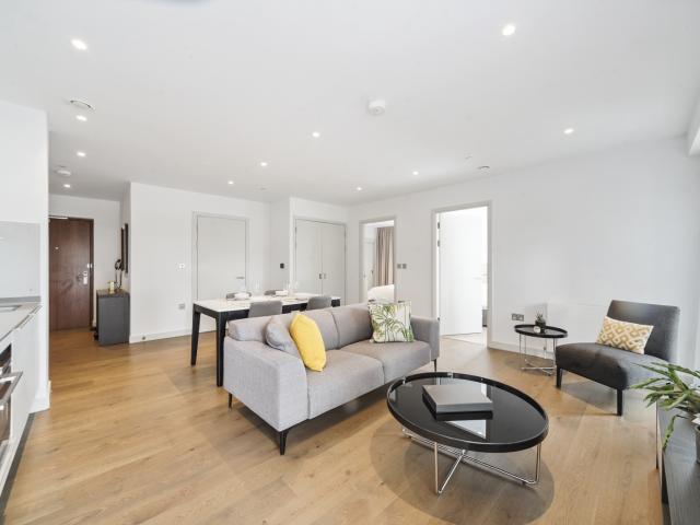 apartment in Mawes House, London, SE17 1EQ