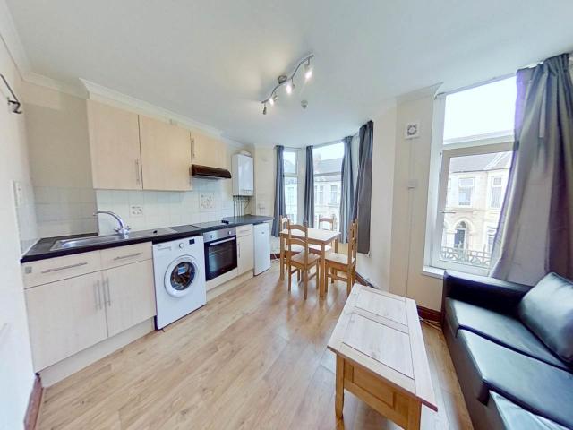 apartment in Mackintosh Place, Roath, Cardiff