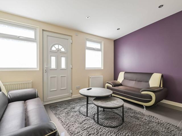 apartment in Manchester Road, E14