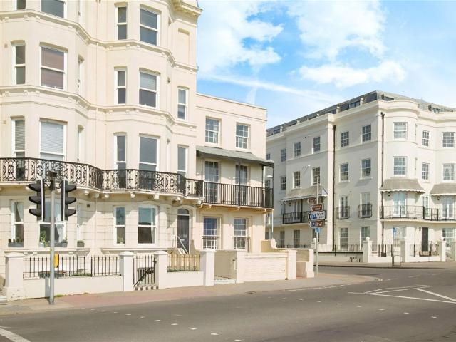 apartment in Marine Parade, Worthing, BN11