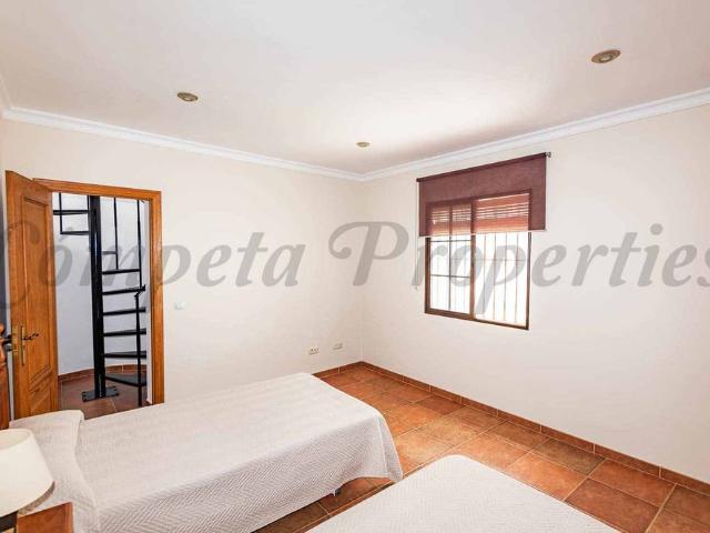 Apartment in Maro, Close to the beach