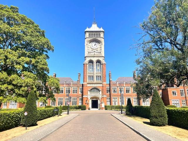 apartment in Marlborough Drive, Bushey